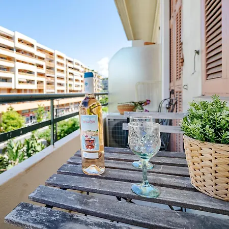 Moderne Proche - Balcon Et Climatise Апартаменты *