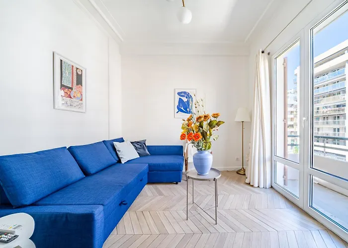 Moderne Proche - Balcon Et Climatise Apartament