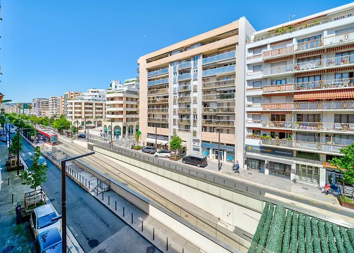 Moderne Proche - Balcon Et Climatisé